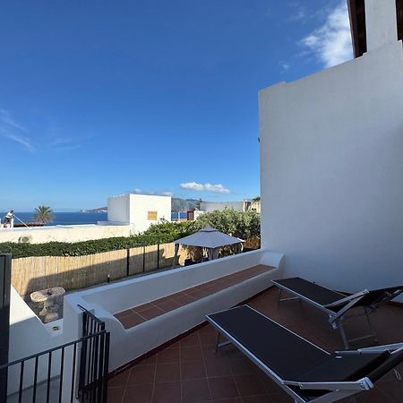 Villa Margherita - Appartamenti A Due Passi Dal Corso Di Santa Marina Salina A 100 Mt Dalla Spiaggia Exteriör bild