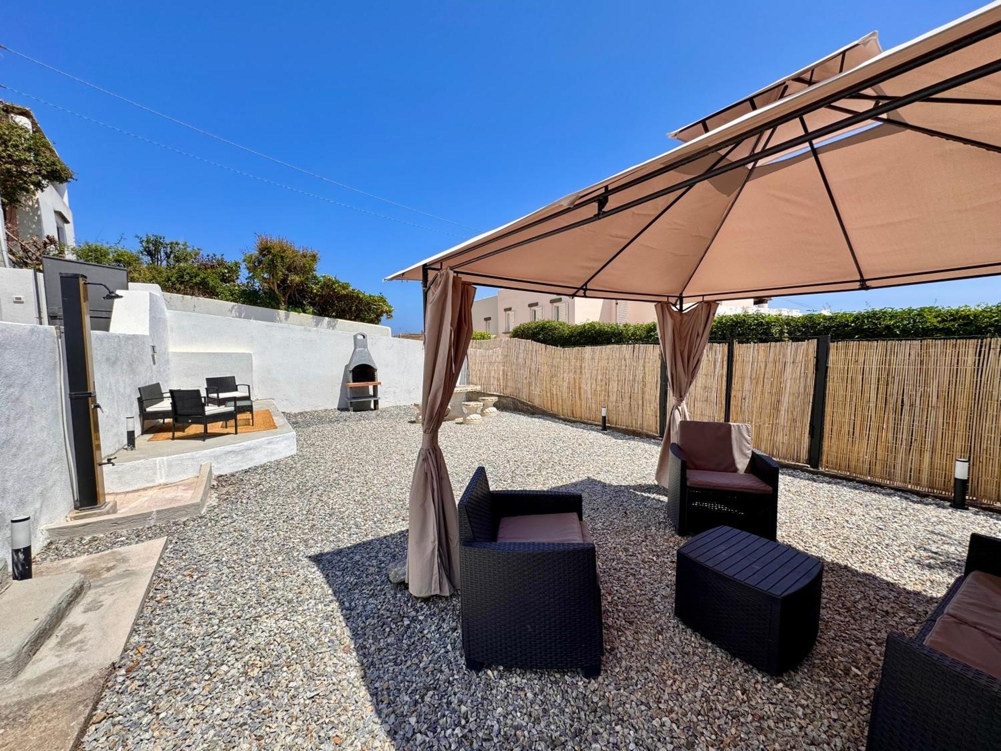 Villa Margherita - Appartamenti A Due Passi Dal Corso Di Santa Marina Salina A 100 Mt Dalla Spiaggia Exteriör bild