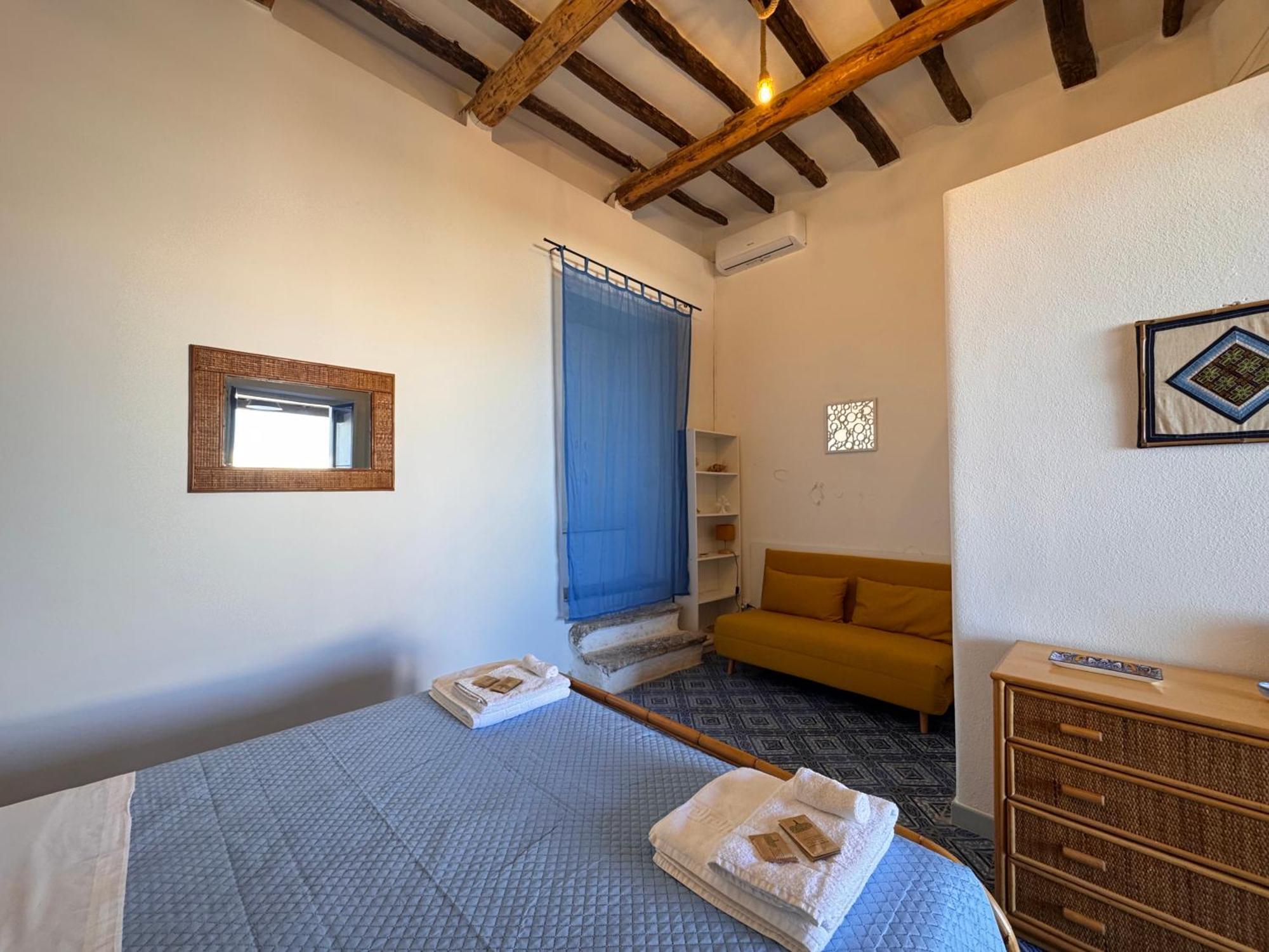 Villa Margherita - Appartamenti A Due Passi Dal Corso Di Santa Marina Salina A 100 Mt Dalla Spiaggia Exteriör bild